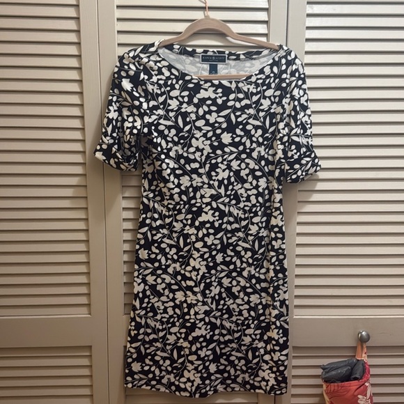 Dresses & Skirts - Karen Scott Dress